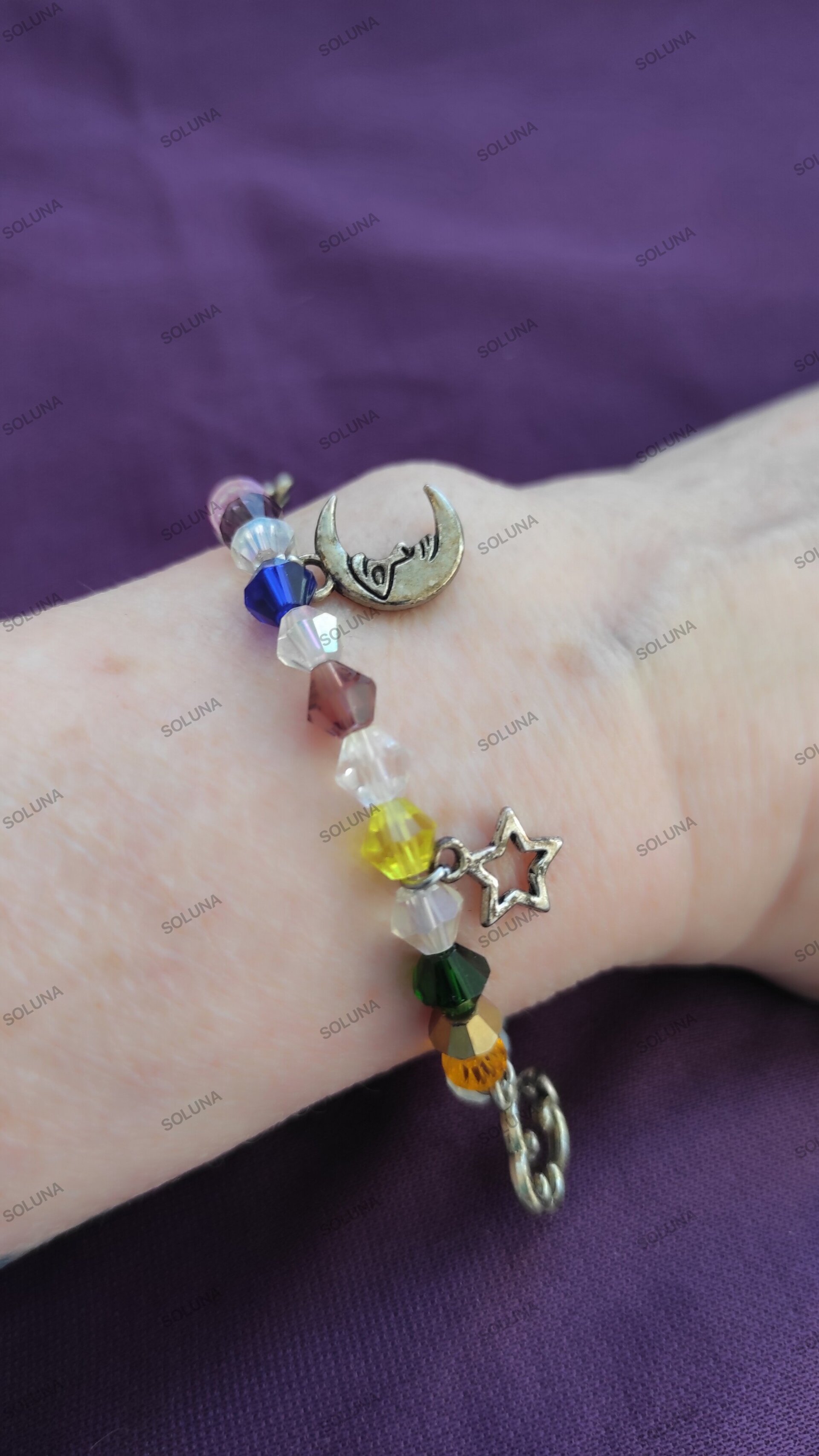 Pulsera mineral con amuletos - 2