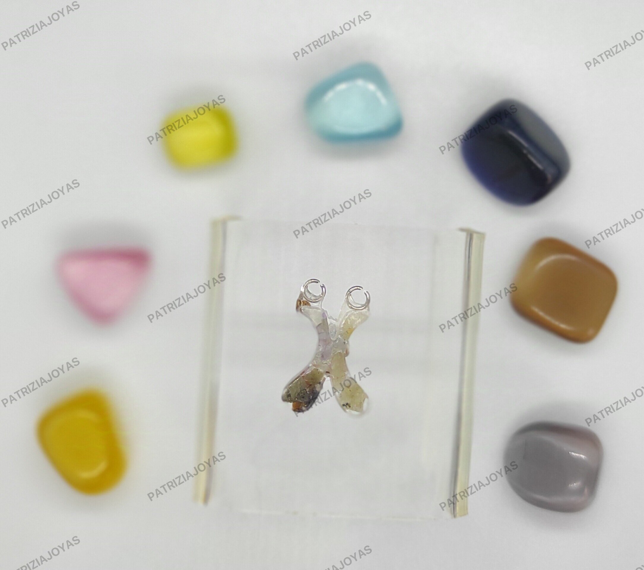 Letras echas con mineral - 26