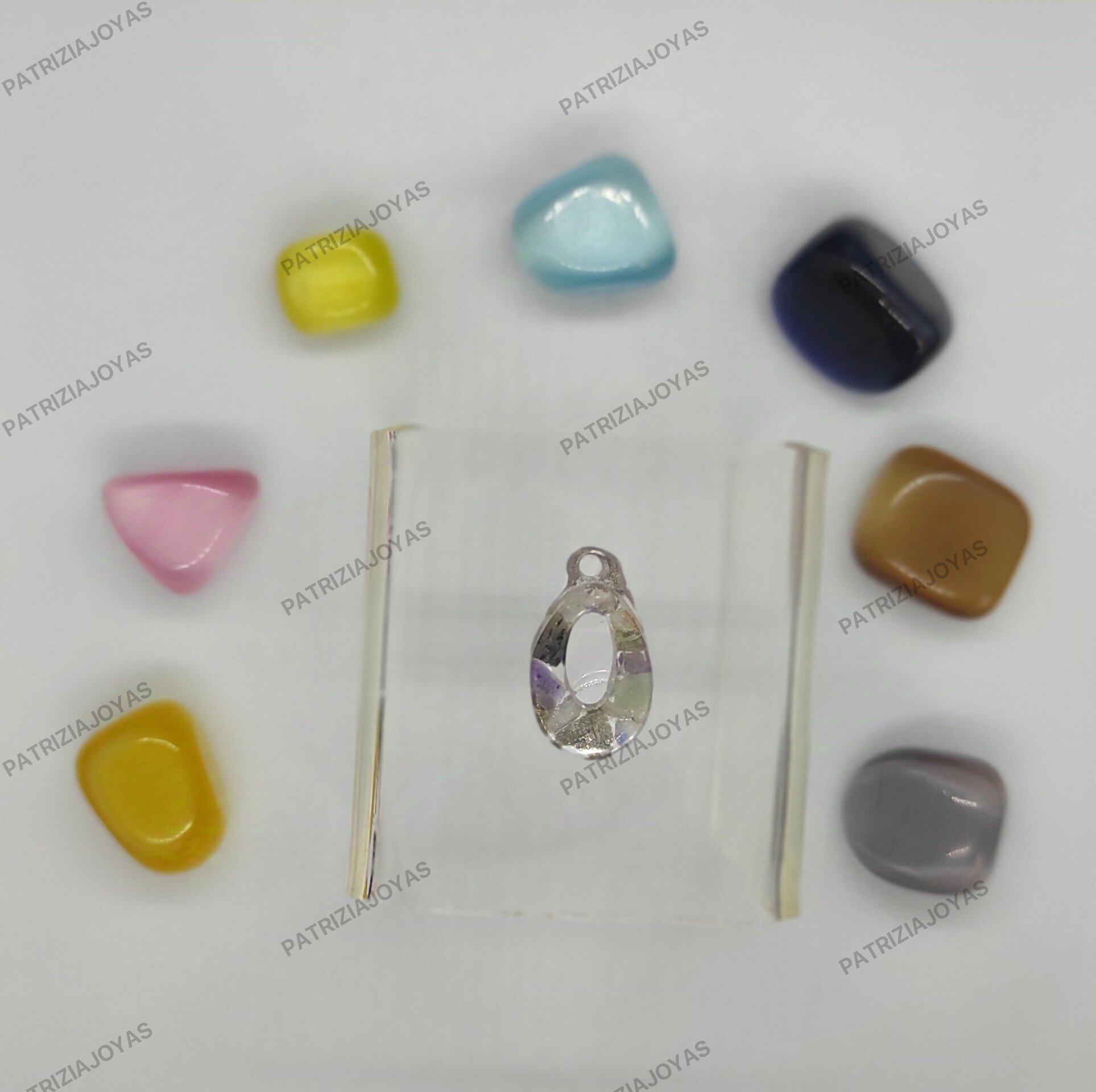 Letras echas con mineral - 17