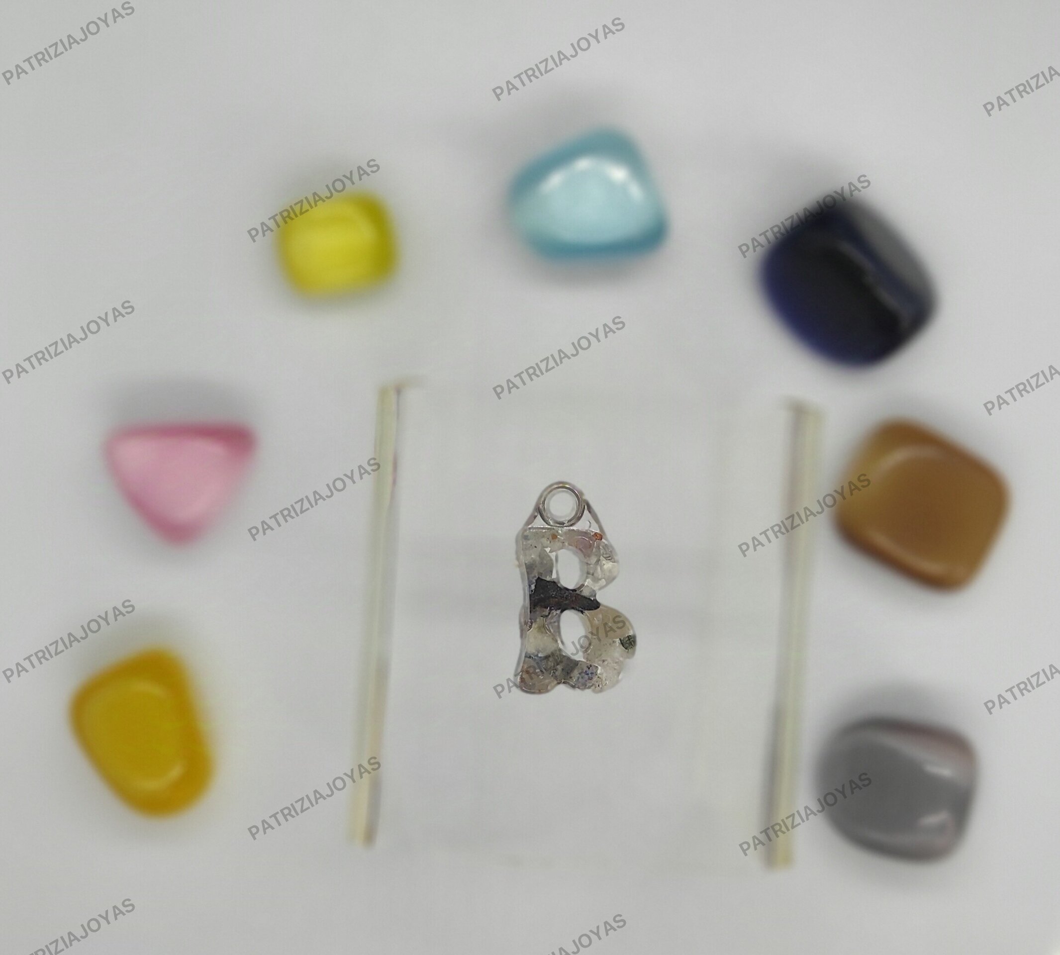 Letras echas con mineral - 4