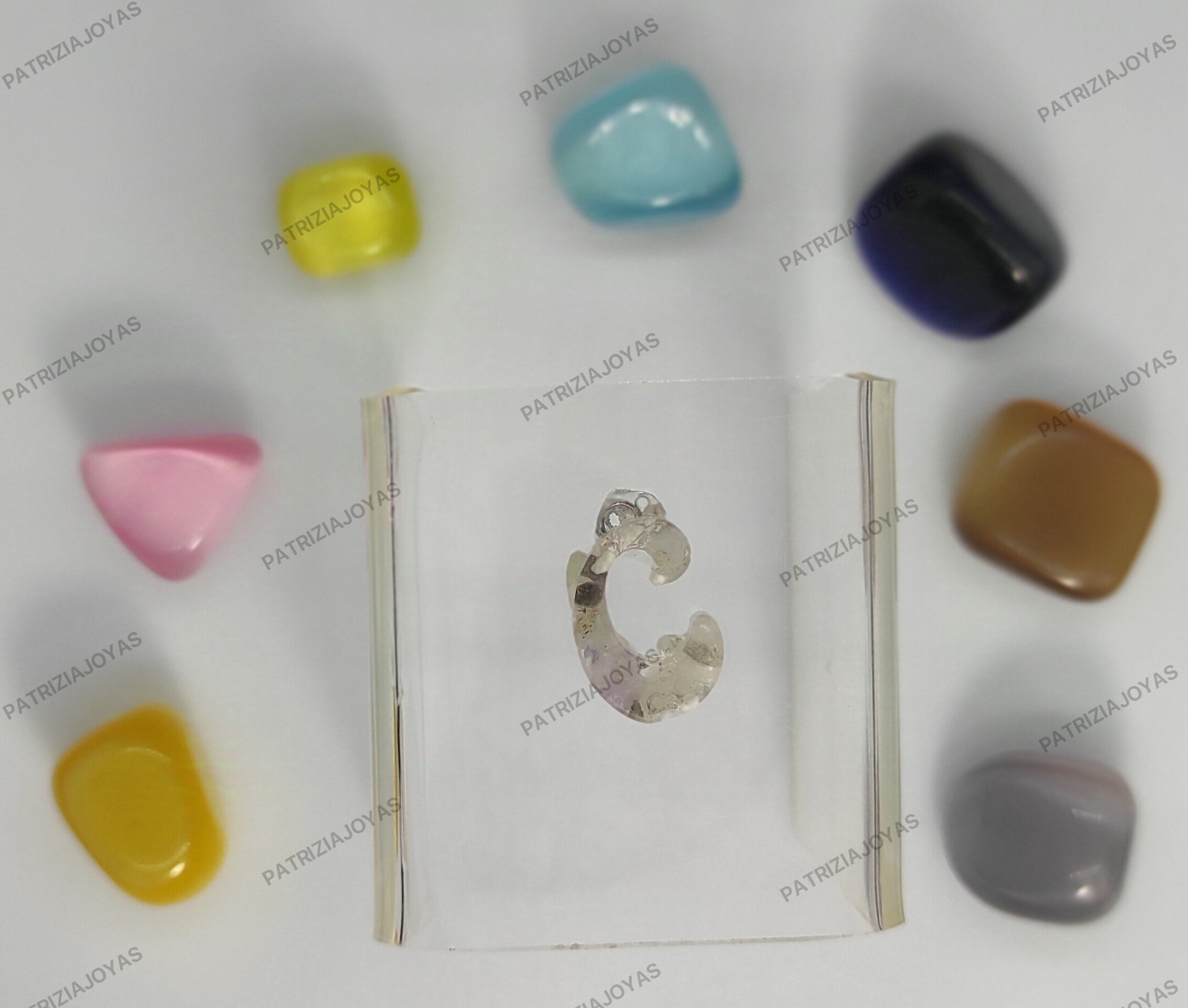 Letras echas con mineral - 5