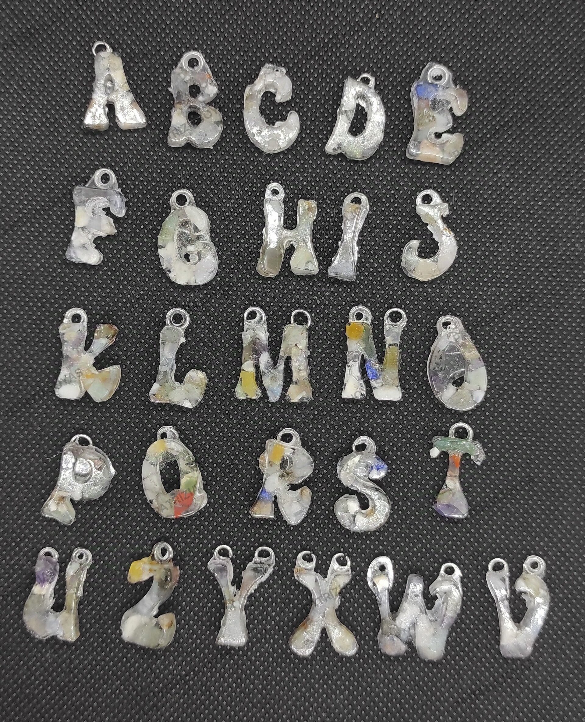 Letras echas con mineral - 33