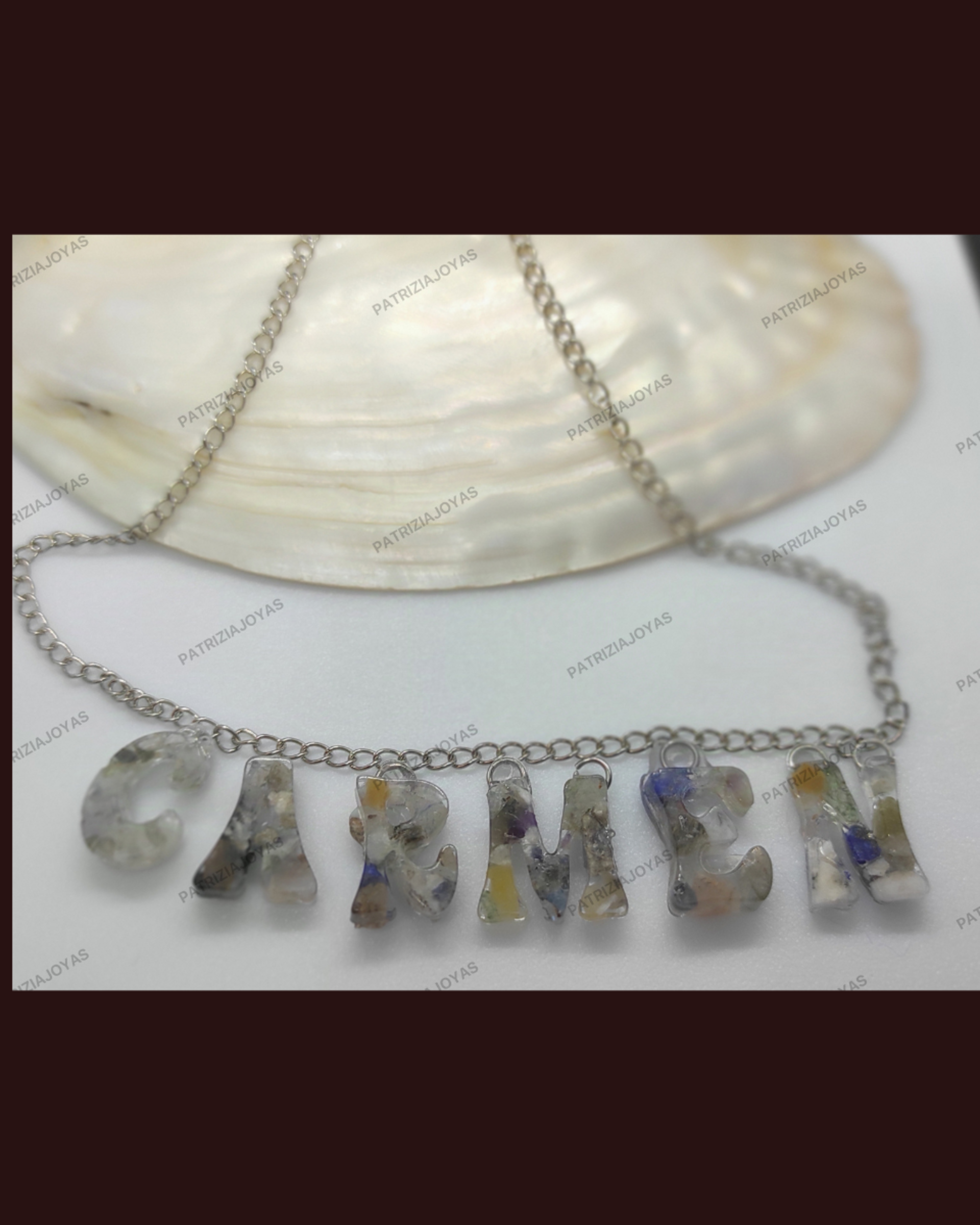 Letras echas con mineral - 2