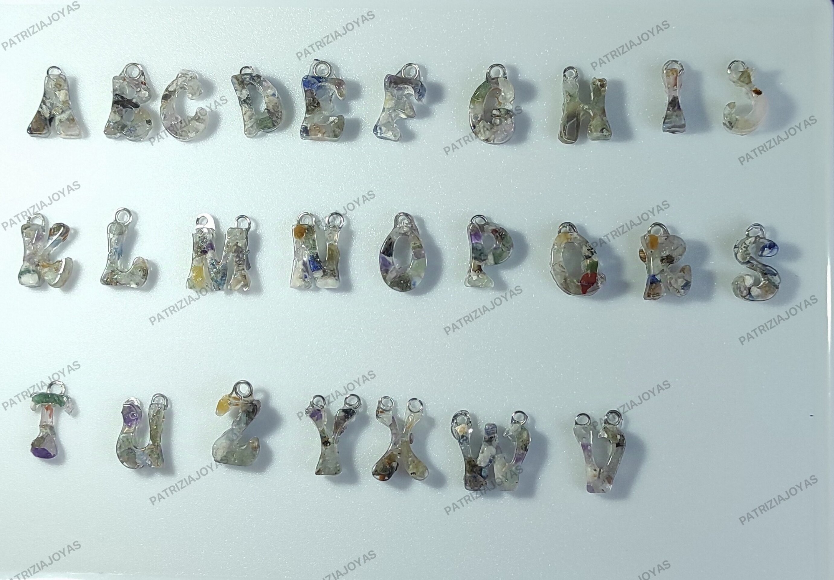 Letras echas con mineral - 34