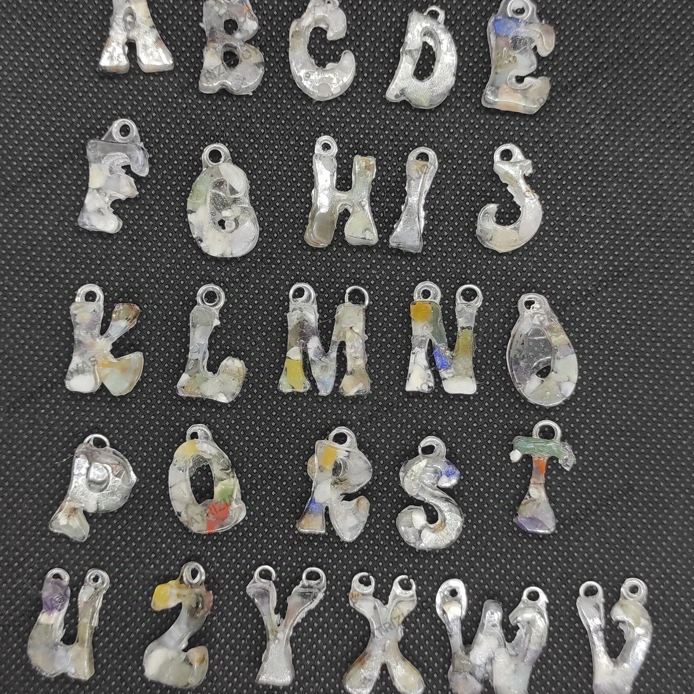 Letras echa con mineral