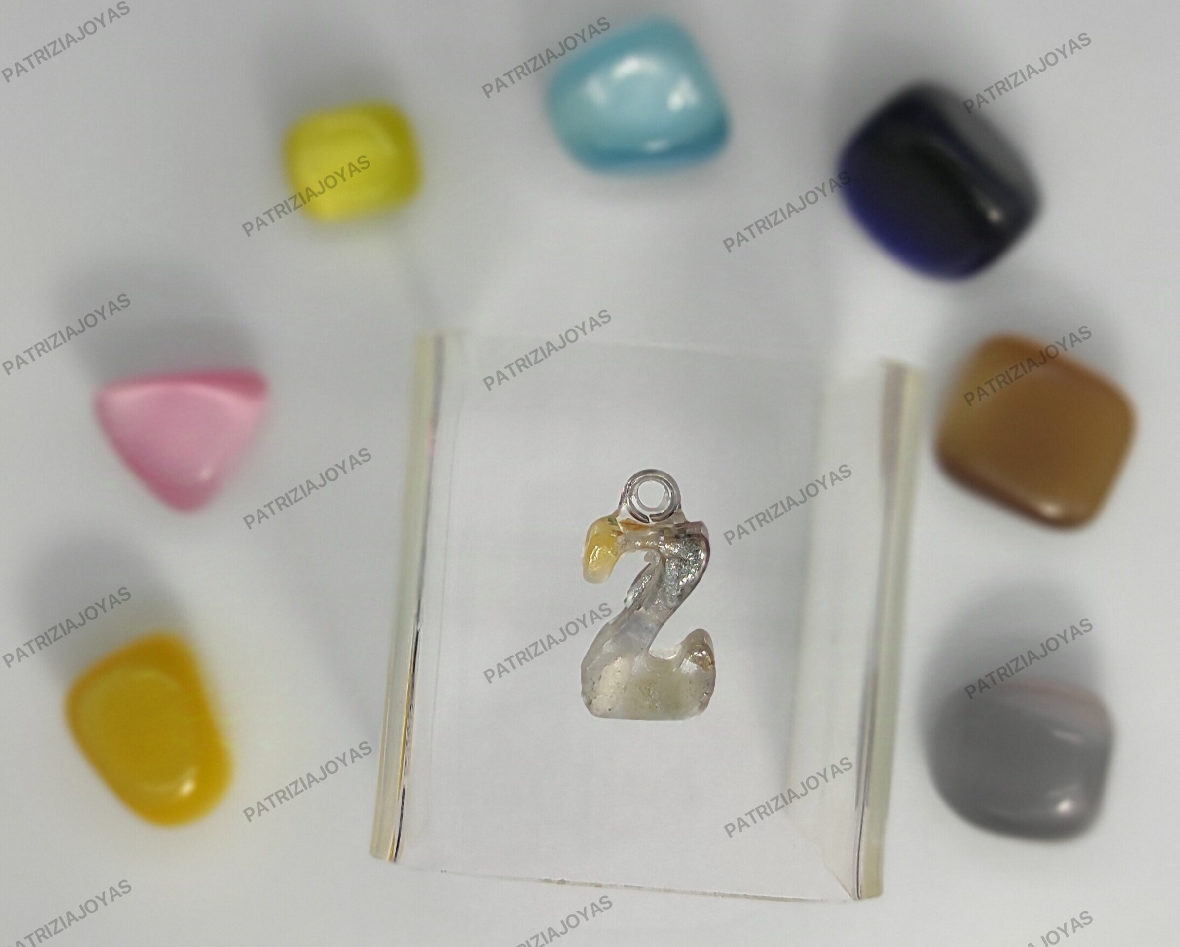 Letras echas con mineral - 28