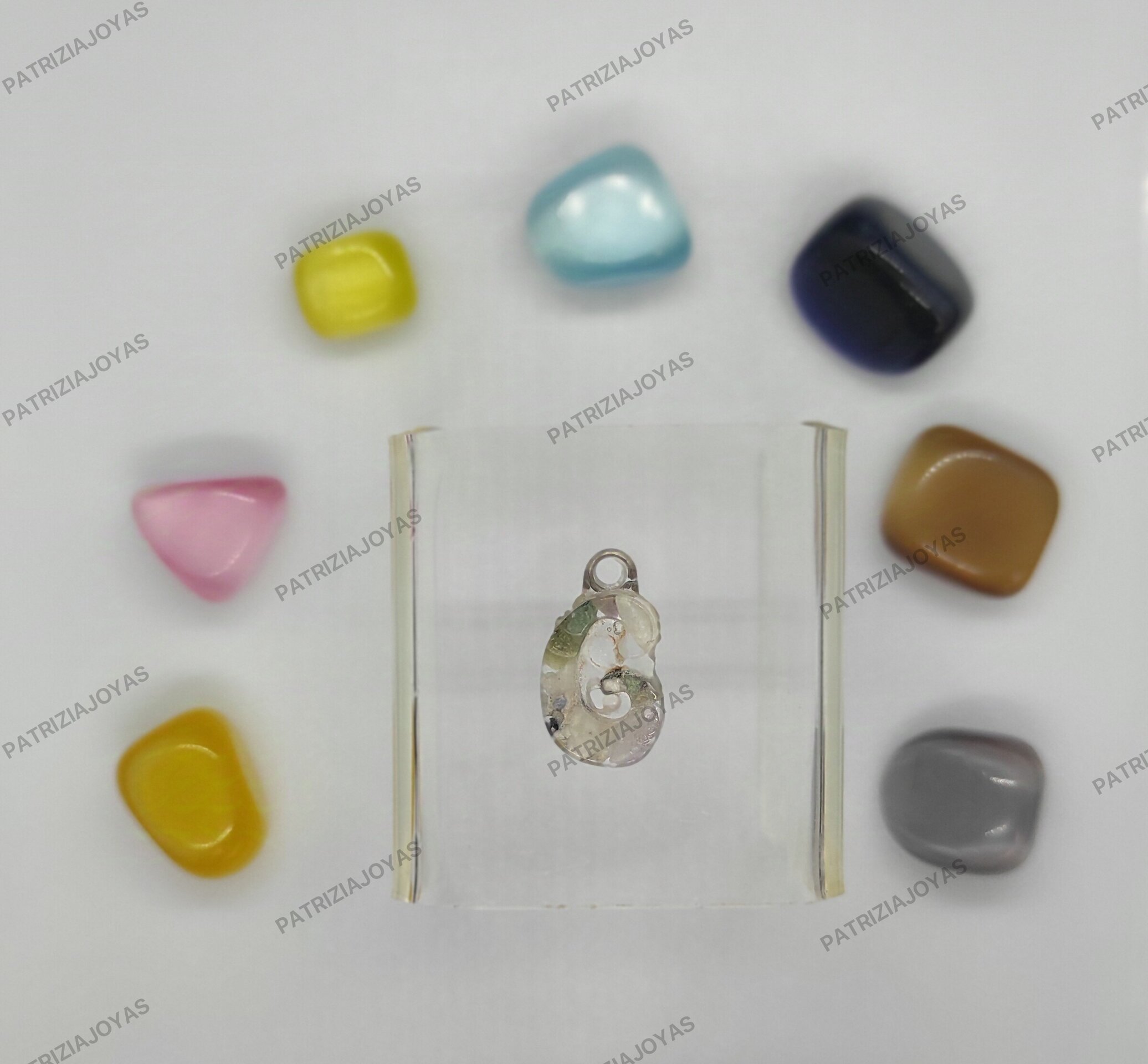 Letras echas con mineral - 9